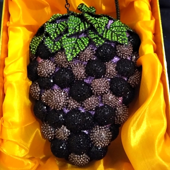NEW!!! Purple Swarovski Crystals 3D Grape đ Clutch Purse